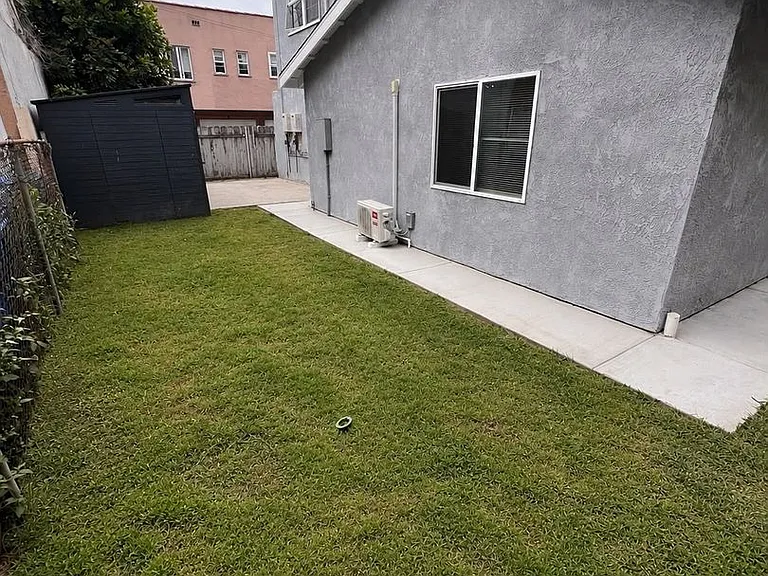2458 Chestnut Ave — Photo 3