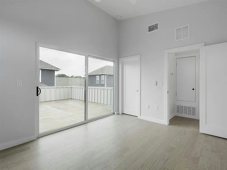 313 Blackson Ave #B — Photo 10