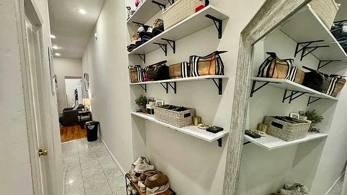 Rented by HOLTON REAL ESTATE INC. | media 5