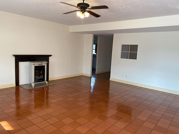 2nd image of 3706 Kerry Cir