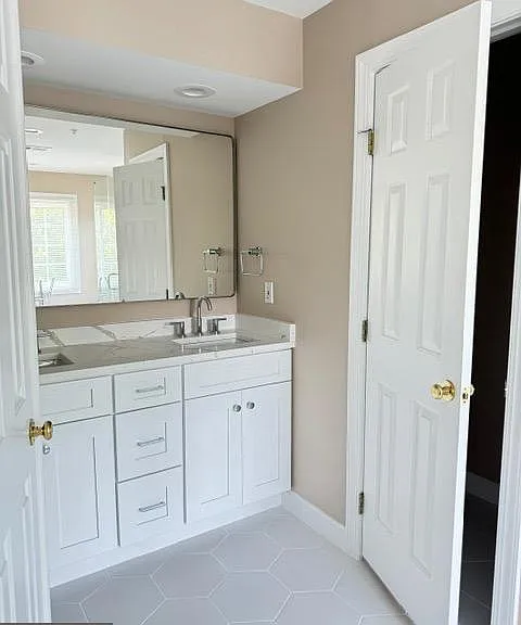 1811 Fallbrook Ln — Photo 10