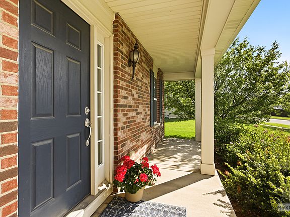 4th image of 775 Kentshire Dr