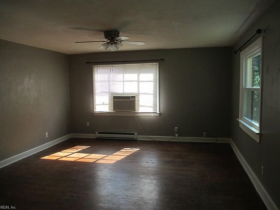 4th image of 9221 Marlow Ave #B