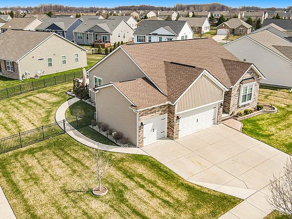 3rd image of 8897 Creekway Dr #10