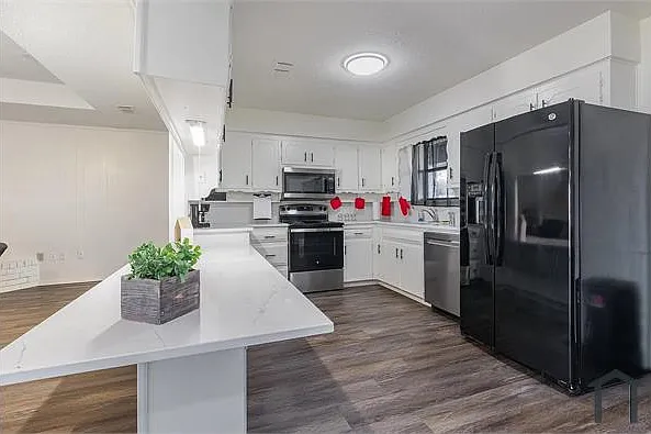 501 Field St — Photo 10
