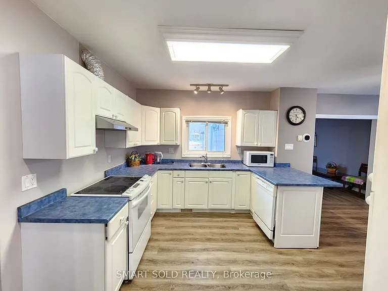 75 Lake Ave — Photo 3