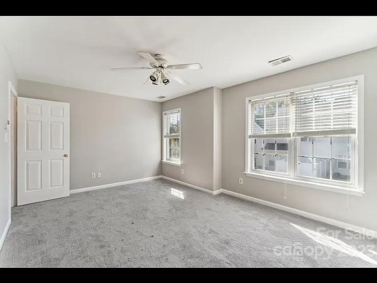 7811 Lennoxshire Ln — Photo 20
