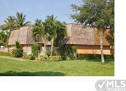 2nd image of 388 Lake Arbor Dr