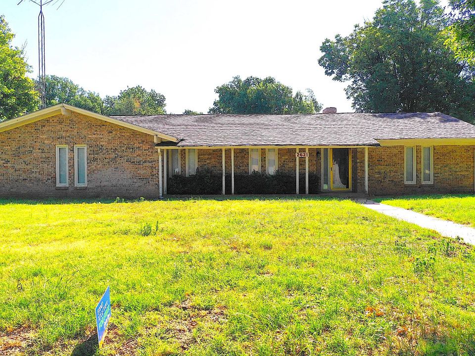 1st image of 2621 Oaklawn Dr