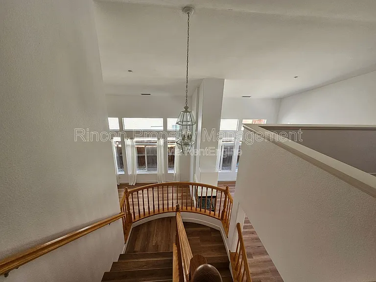 4782 Templeton St — Photo 8