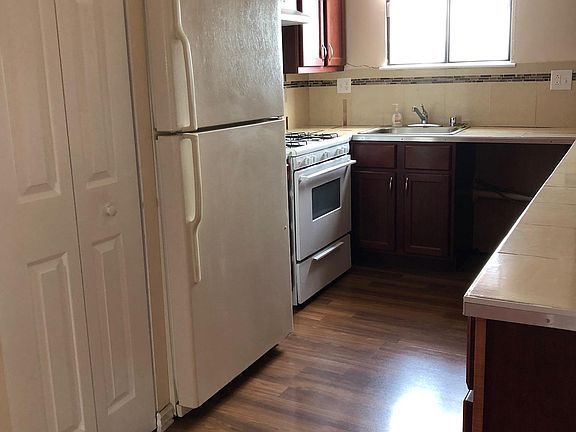 3rd image of 5310 N Chester Ave APT 408