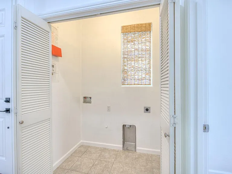 1511 N Encoure Way — Photo 24