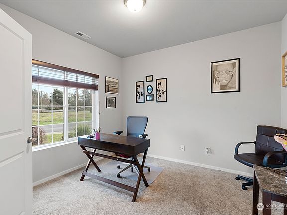 4th image of 16526 45th Avenue E