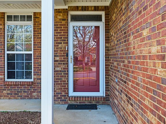 3rd image of 240 Darenia Ln