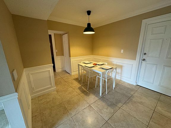 4th image of 490 NW 20th St APT 216