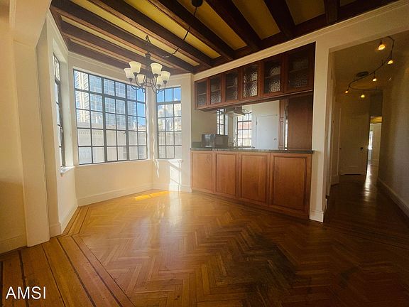 4th image of 1725 Jones St APT 2
