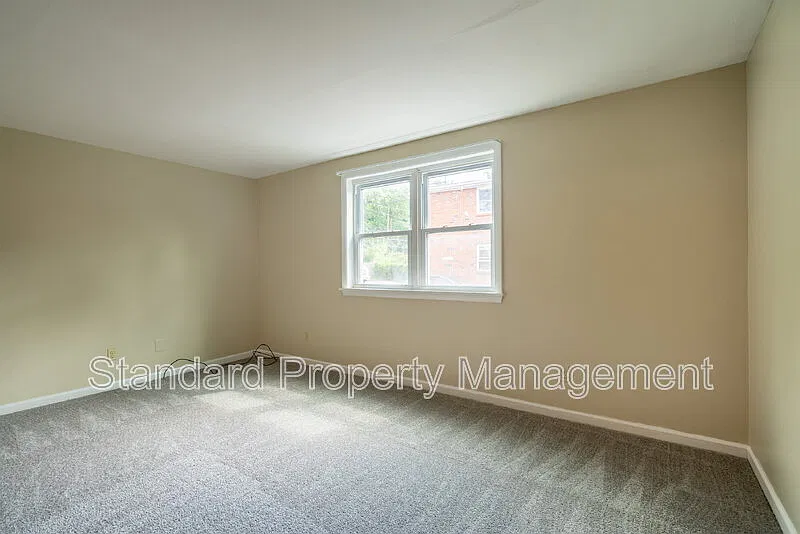 2 bed, 1.0 bath, $1,195 — Photo 4