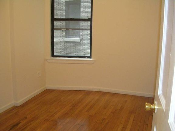 5th image of 21 W 110th St APT 33