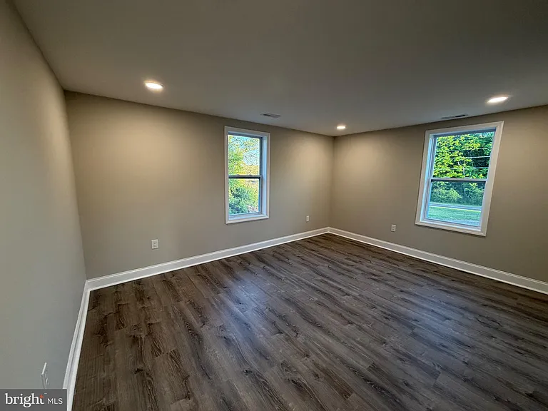 380 W Weymouth Rd — Photo 9