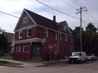 1839 W Rogers St, Milwaukee, WI 53204