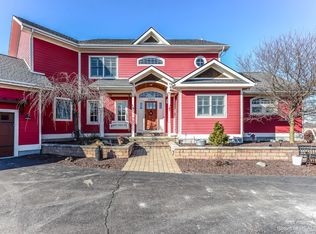 7404 La Prairie Ln, Ann Arbor, MI 48103