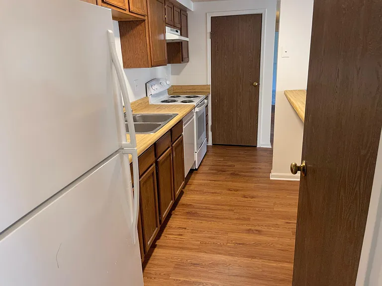 798 Southern Hills Dr — Photo 3