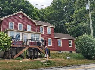 95 Pleasant St, Colchester, CT 06415