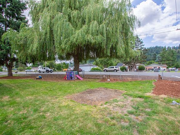 4th image of 300 4th Ave N