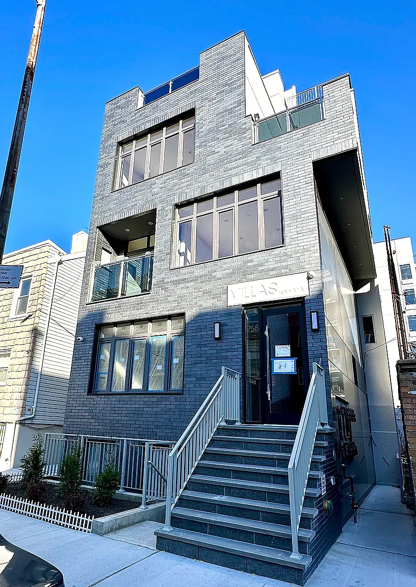 258 Eckford Street — Photo 1