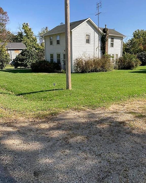 2nd image of 202 Main St