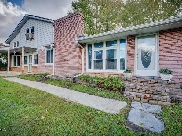 2230 Dave Buck Rd, Johnson City, TN 37601