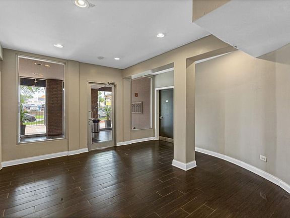 4th image of 2411 W Fitch Ave #1D