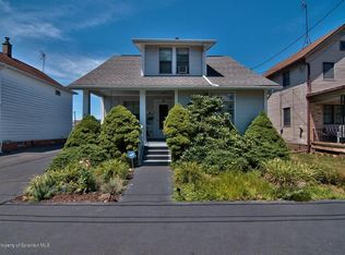 325 Oak St, Peckville, PA 18452