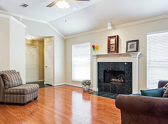 3rd image of 1369 Dallshan Dr