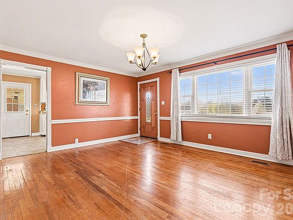 3rd image of 6501 Casar Rd