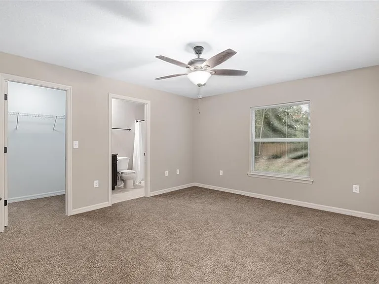 5587 NW 62nd Ave — Photo 11