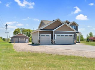 5045 390th St, North Branch, MN 55056