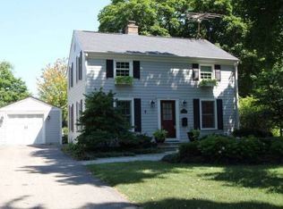 745 McKinley Ave, Geneva, IL 60134