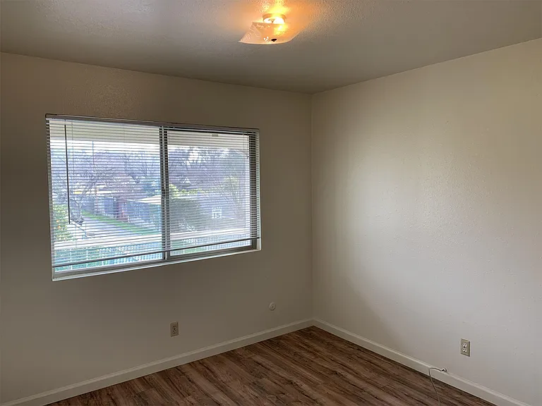 120 E Fairmont Ave #8 — Photo 7