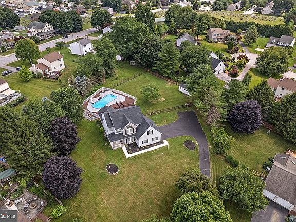 5th image of 678 Glen Run Dr