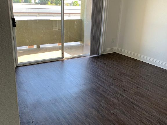 5th image of 16377 Lakeshore Dr Unit 5D