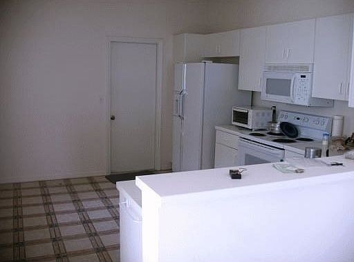2nd image of 1824 Salerno Cir