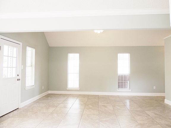 3rd image of 4461 Unicorn Ln