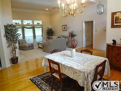 4th image of 201 Donley Ct