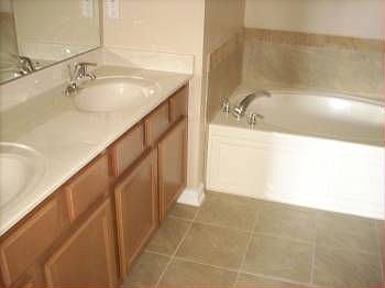 5th image of 2547 River Landing Dr