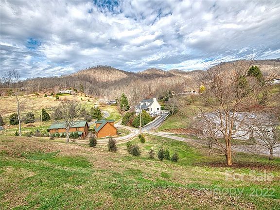 3rd image of 277 Country Ln