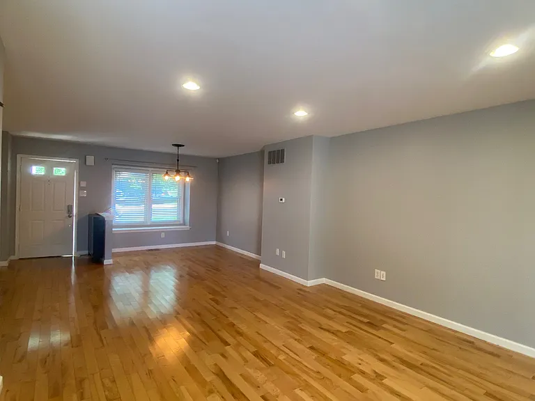 78 Bellwood Dr — Photo 3