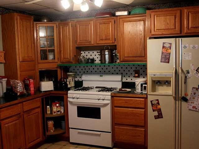 2nd image of 123 Grant St
