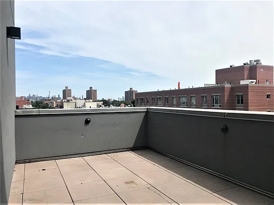 Rented by EXR | media 9