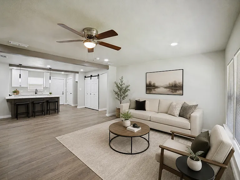 703 W Rosewood Ave — Photo 5